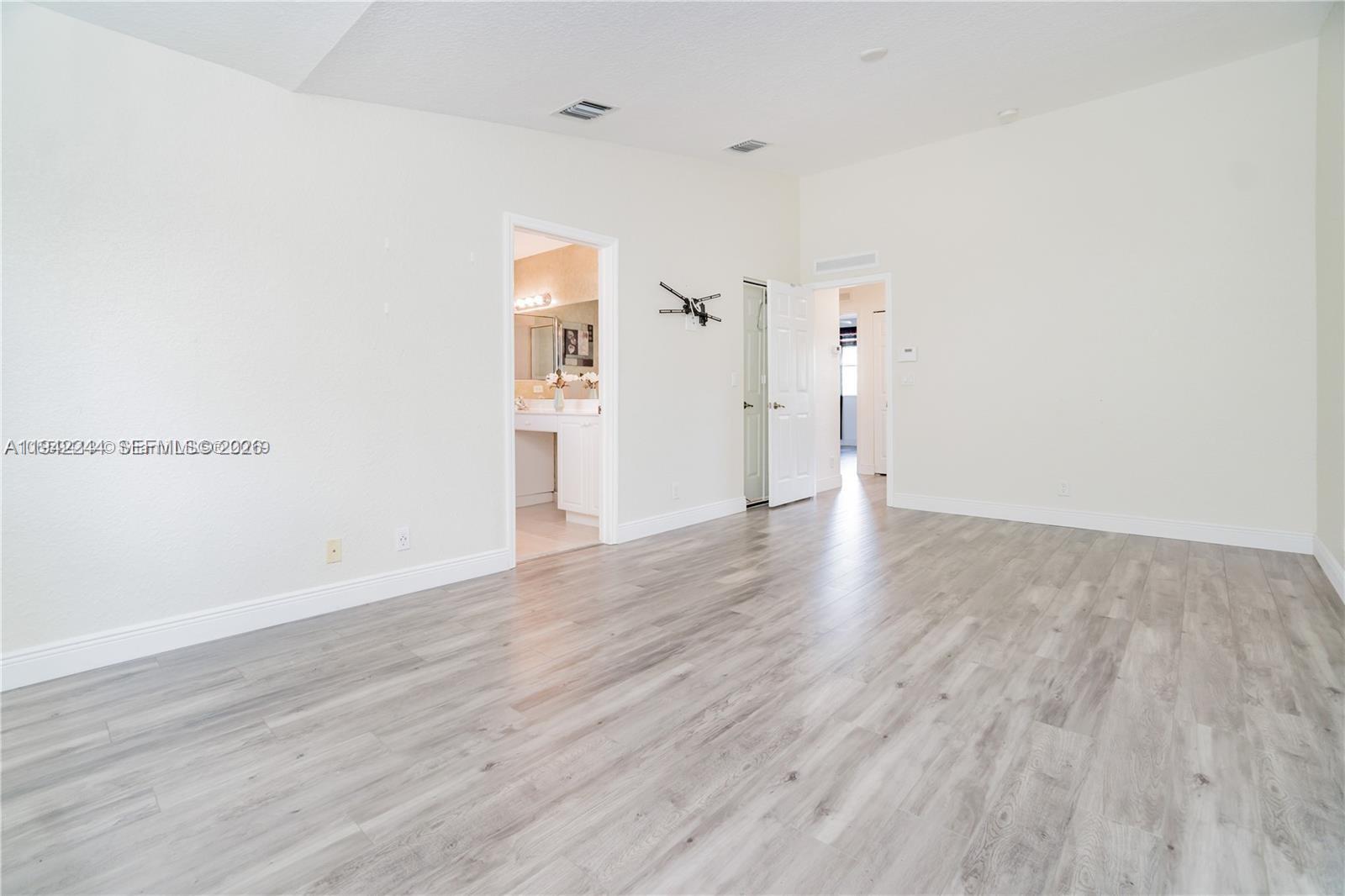 11425 NW 34th Pl