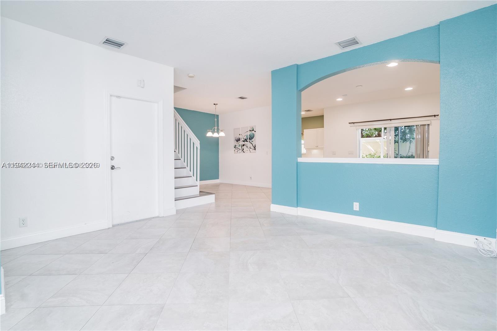 11425 NW 34th Pl