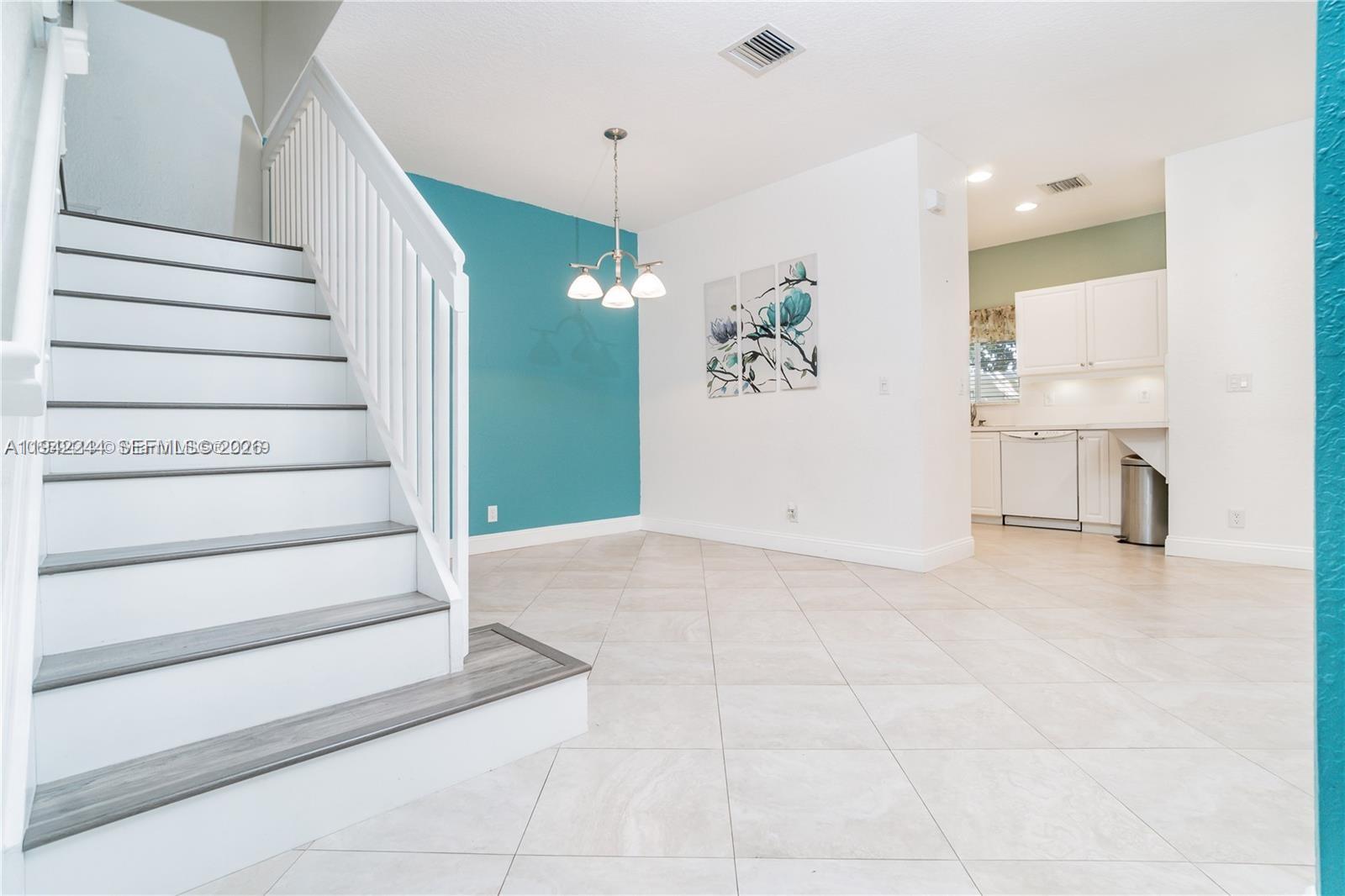 11425 NW 34th Pl