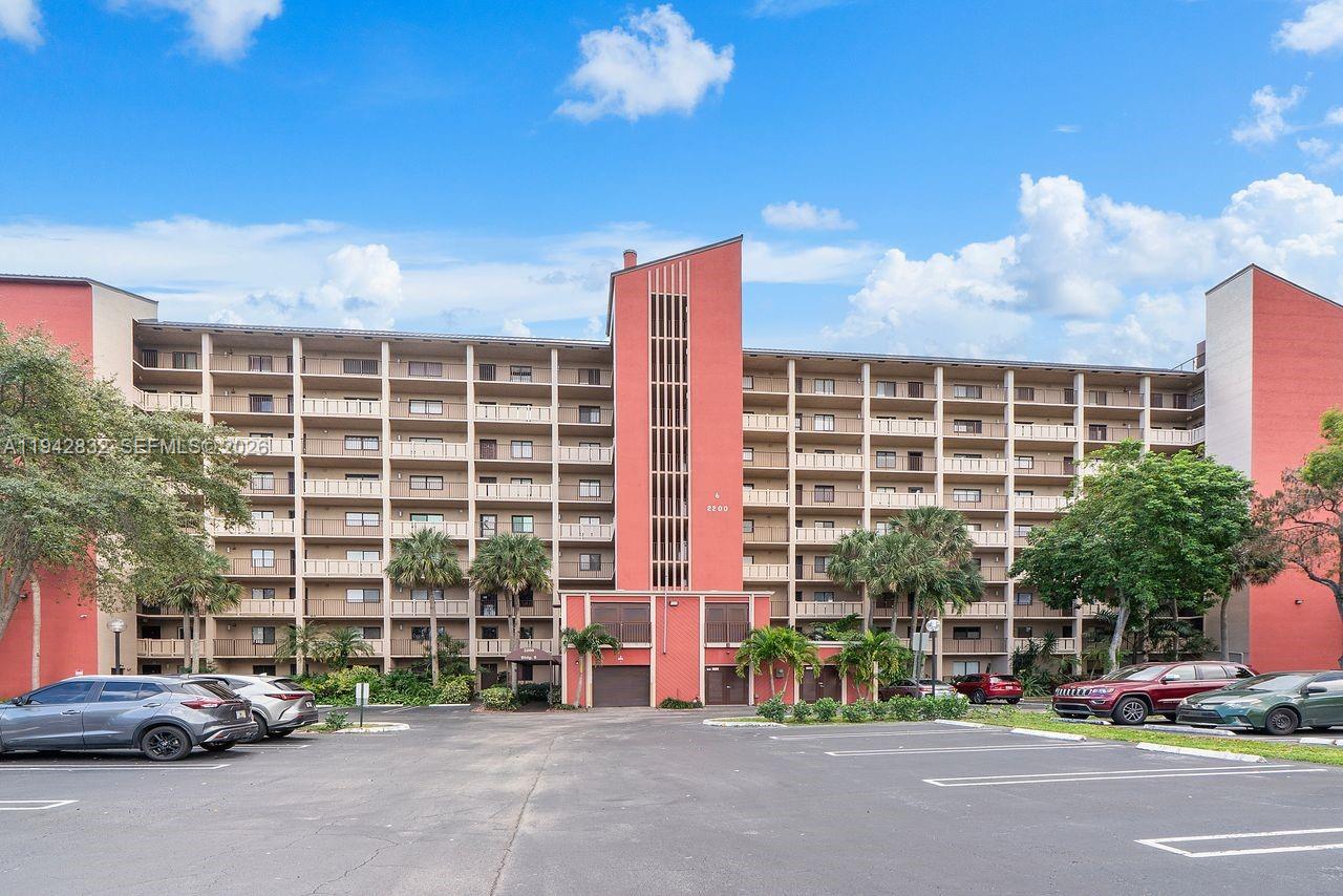 2200 S Cypress Bend Dr # 406