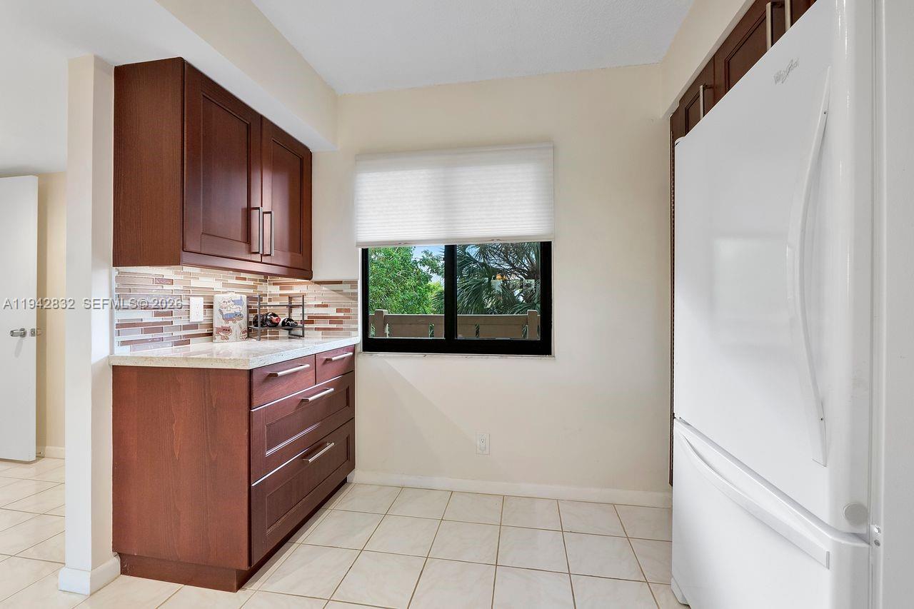 2200 S Cypress Bend Dr # 406