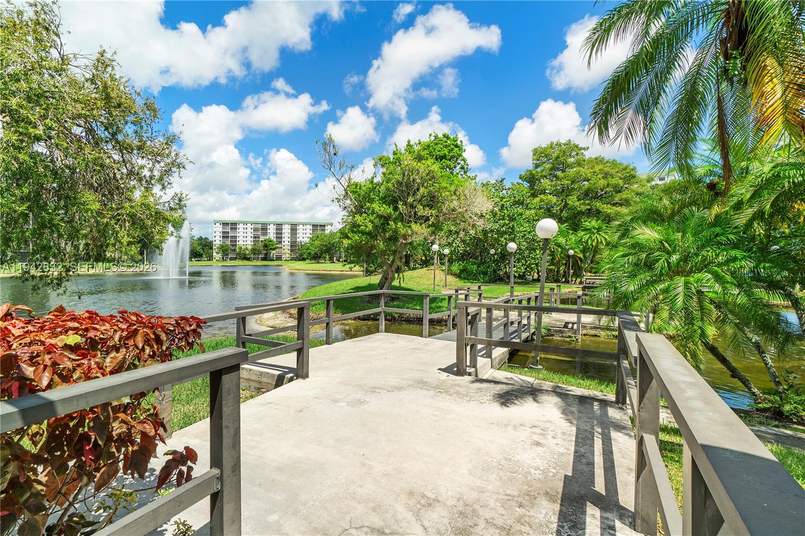 2200 S Cypress Bend Dr # 406