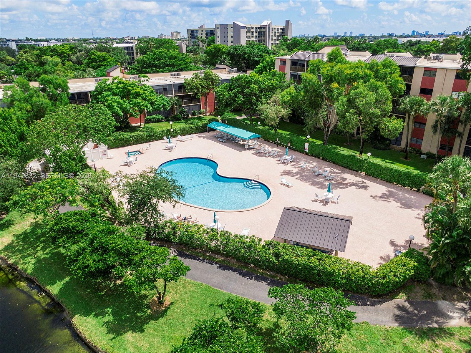 2200 S Cypress Bend Dr # 406