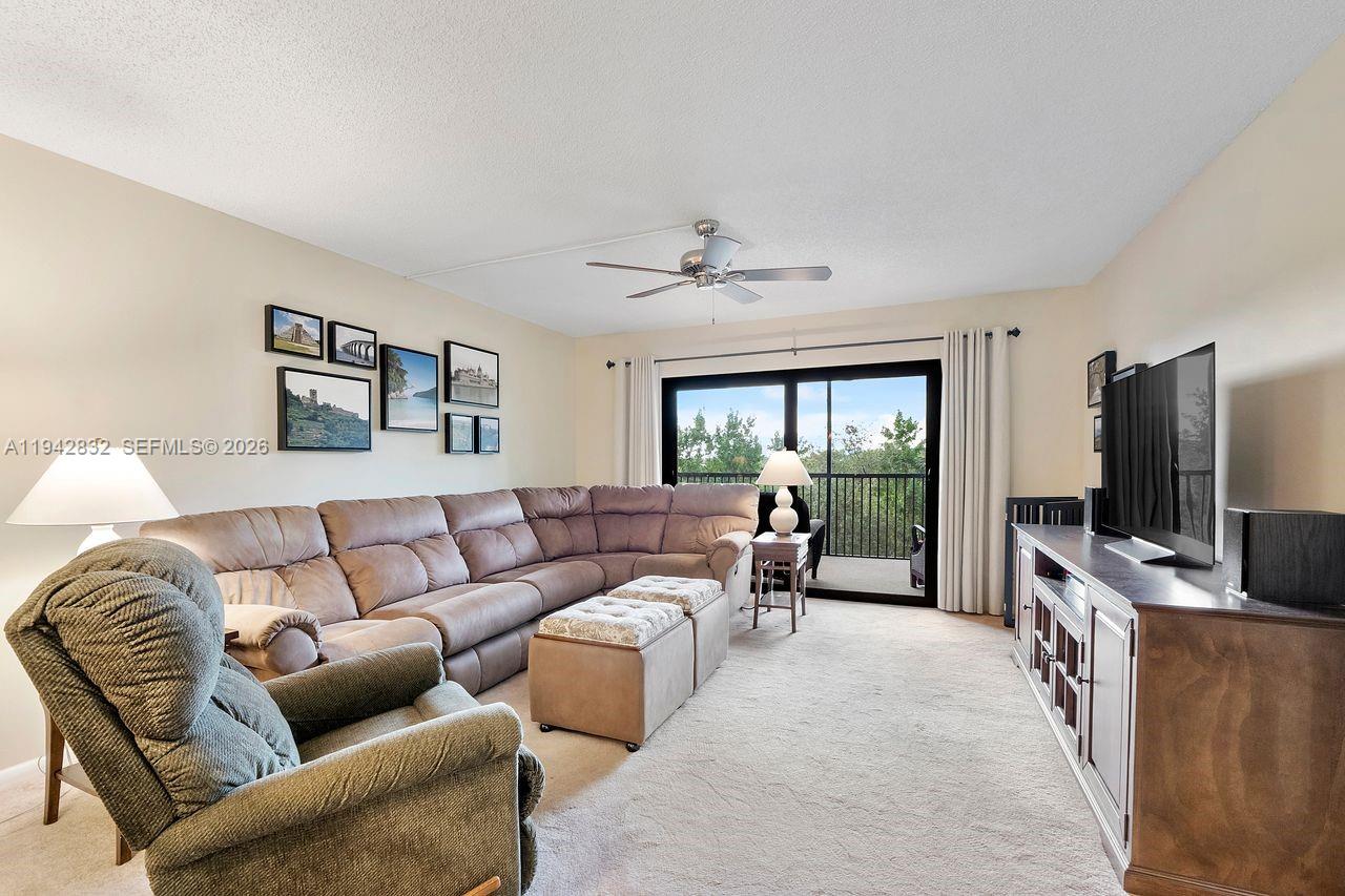 2200 S Cypress Bend Dr # 406