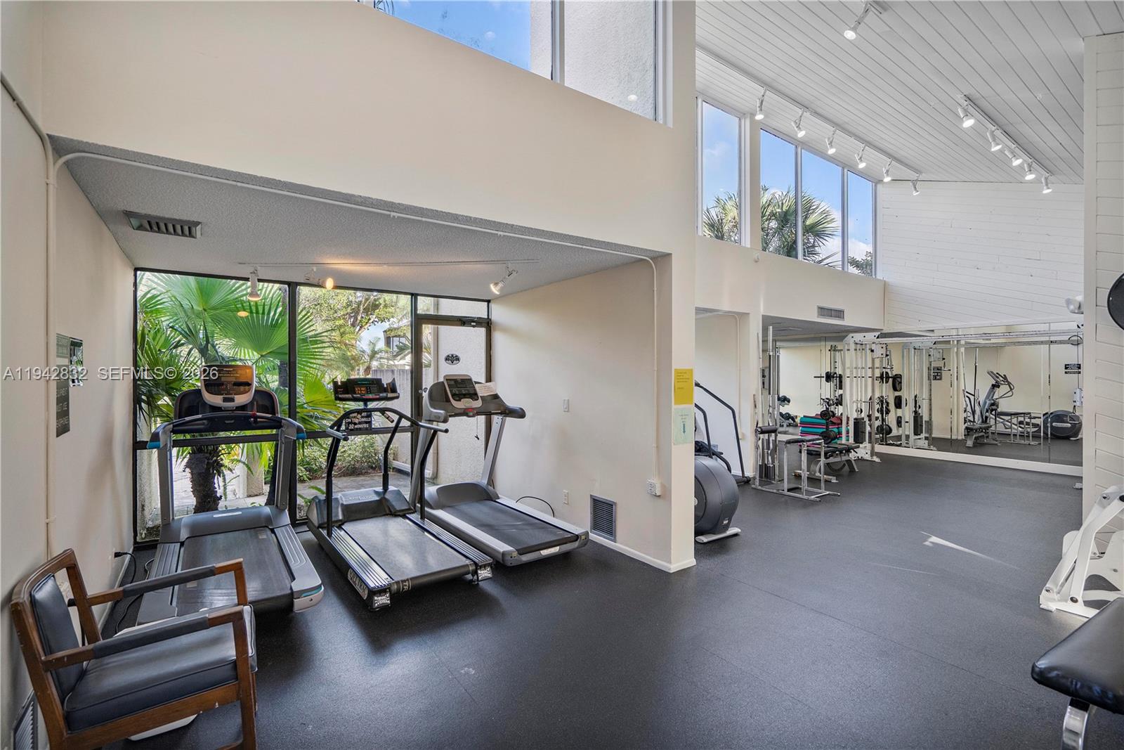 2200 S Cypress Bend Dr # 406