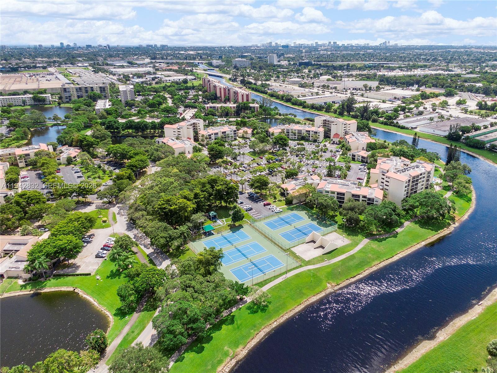 2200 S Cypress Bend Dr # 406