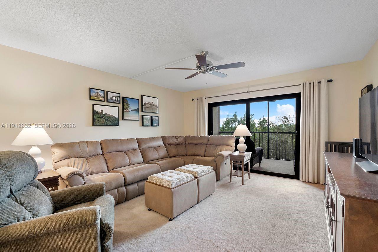 2200 S Cypress Bend Dr # 406
