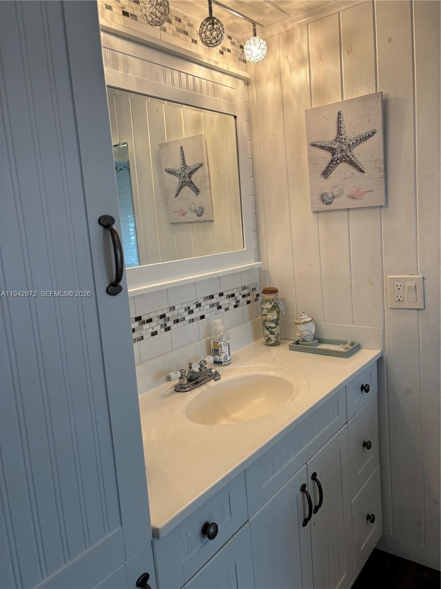 124 South Bay Harbor Dr. # 124