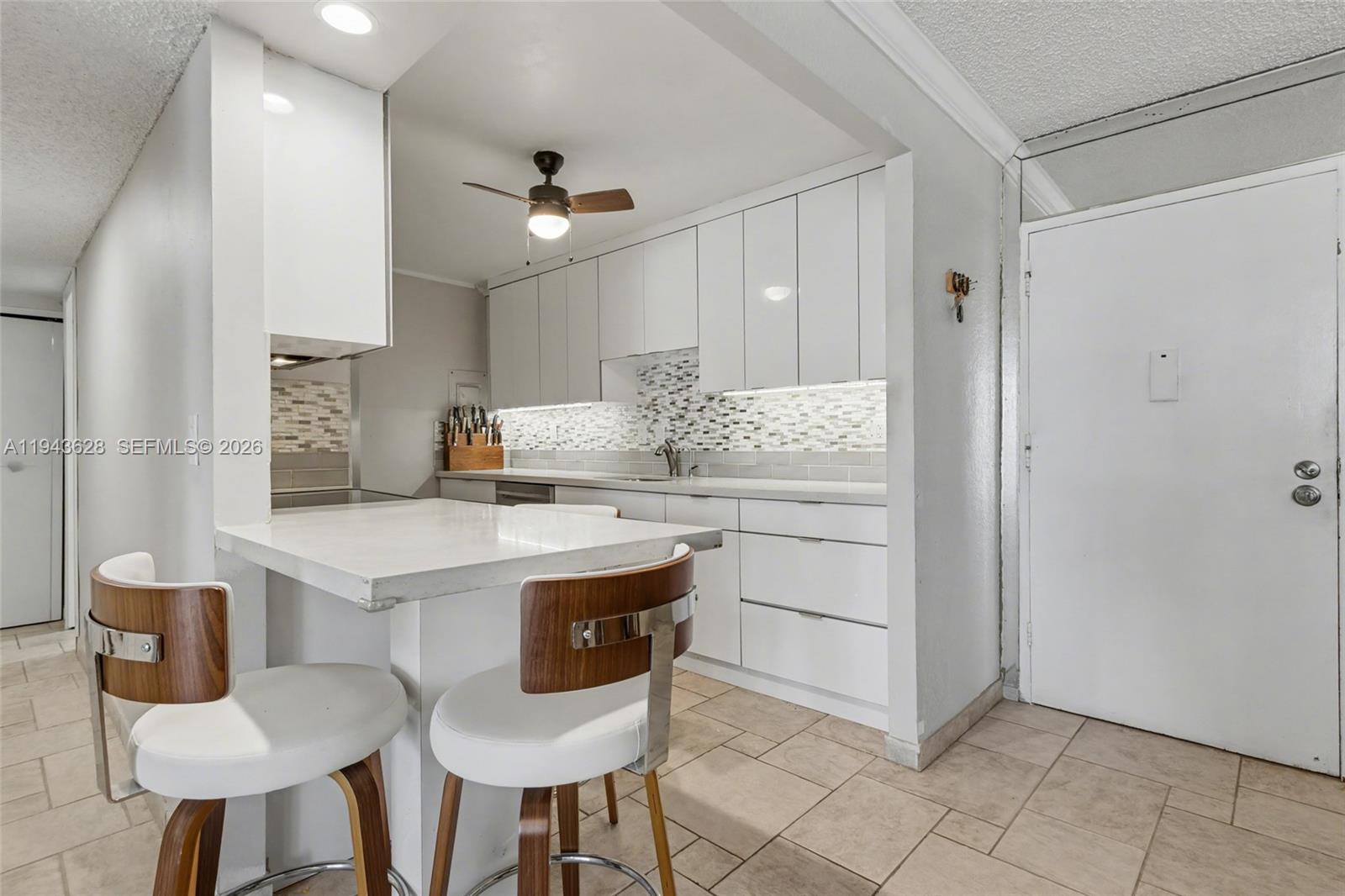 211 S Ocean Dr # 205