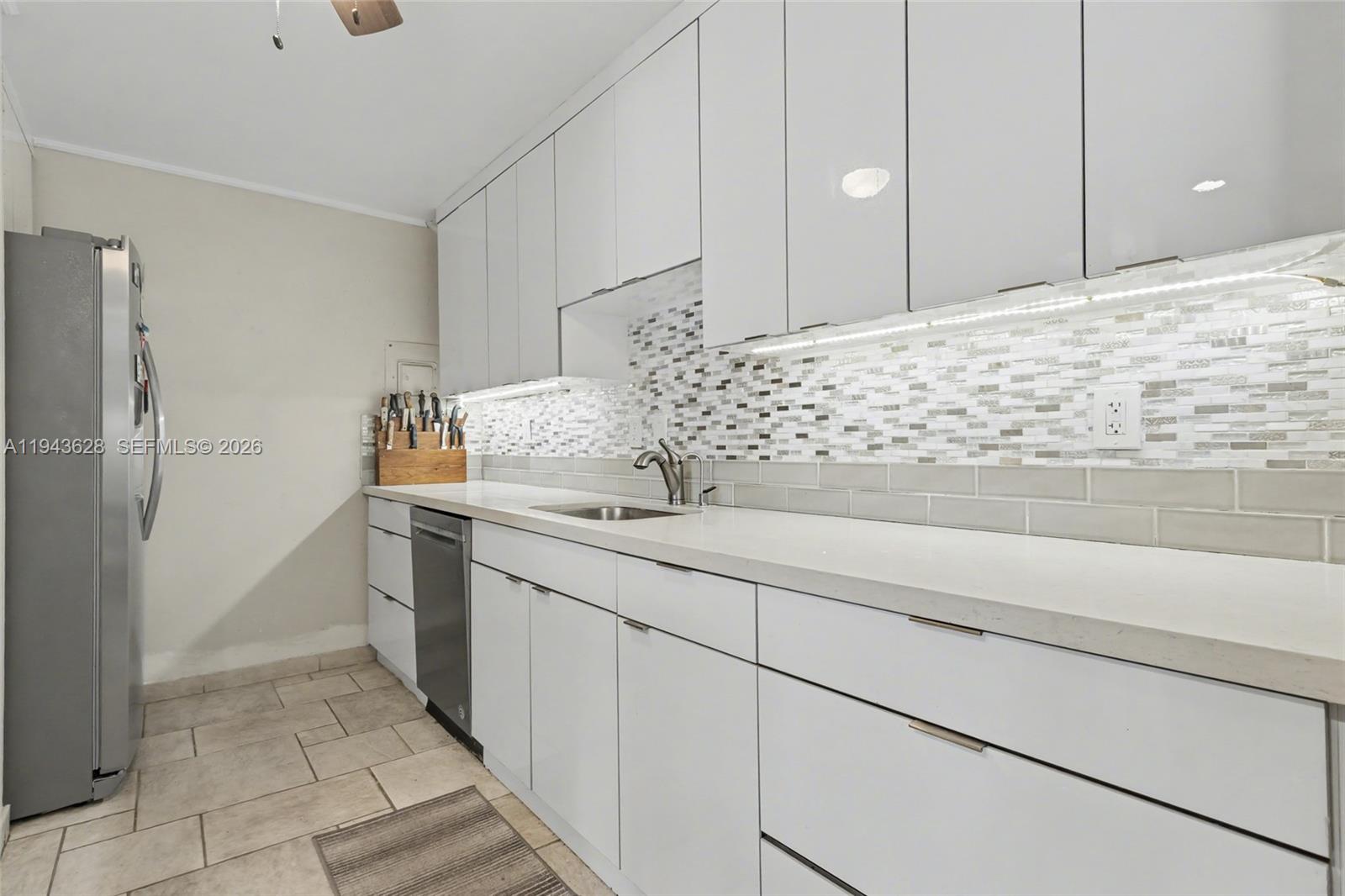 211 S Ocean Dr # 205