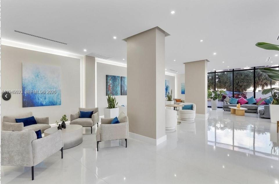 2401 S Ocean Dr # 305