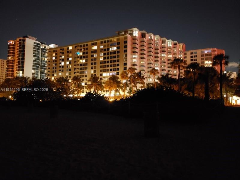 2899 Collins Ave # 1620