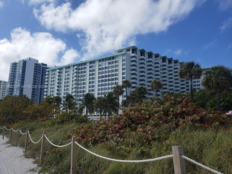 2899 Collins Ave # 1620