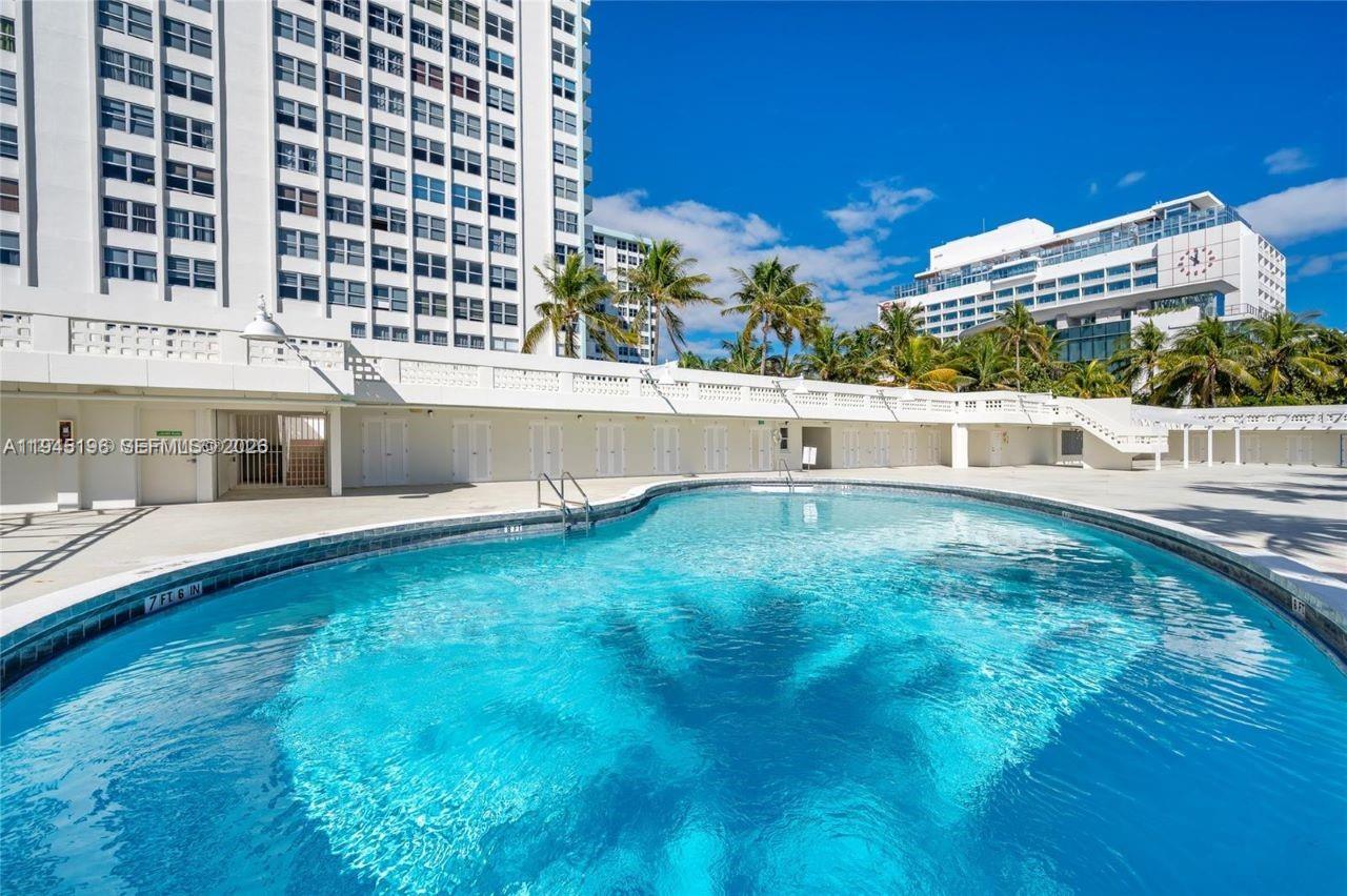 2899 Collins Ave # 1620