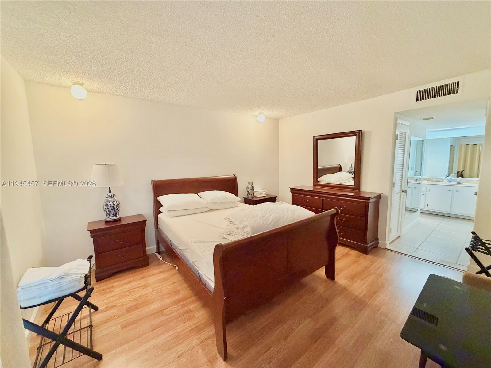 2324 S Cypress Bend Dr # 316