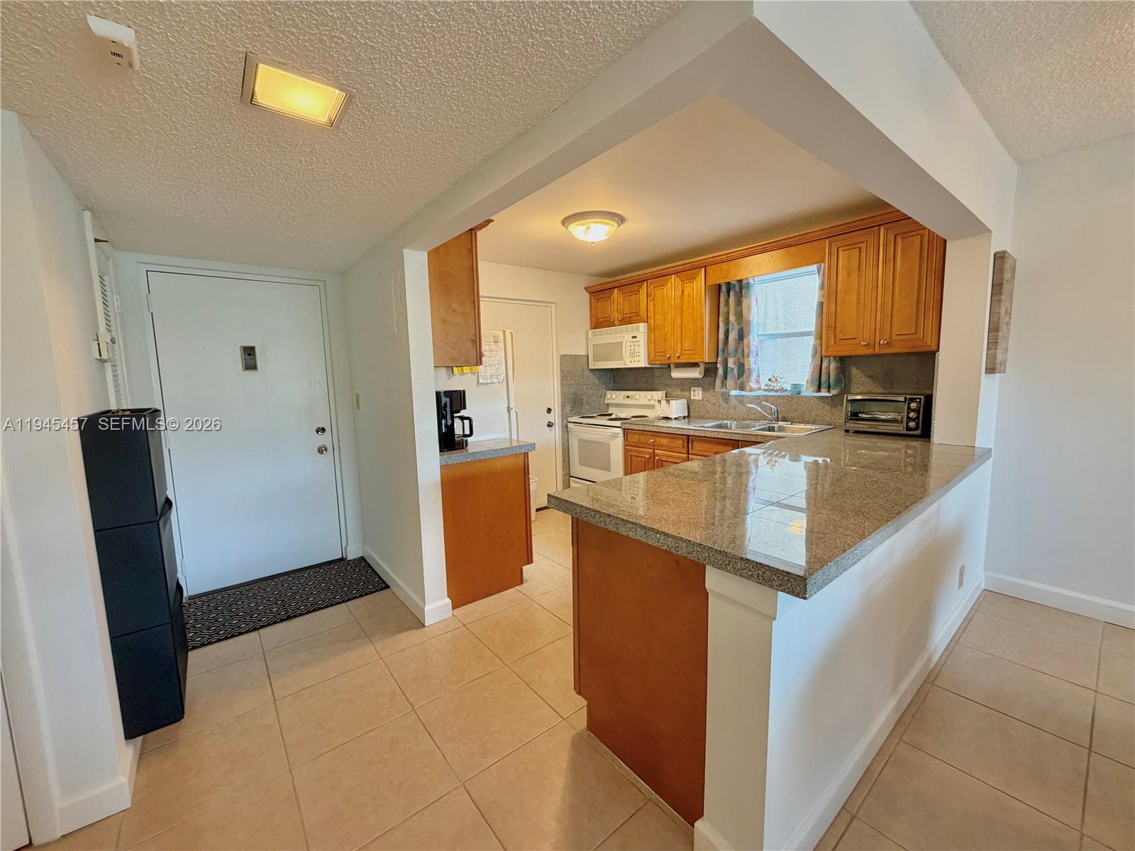 2324 S Cypress Bend Dr # 316