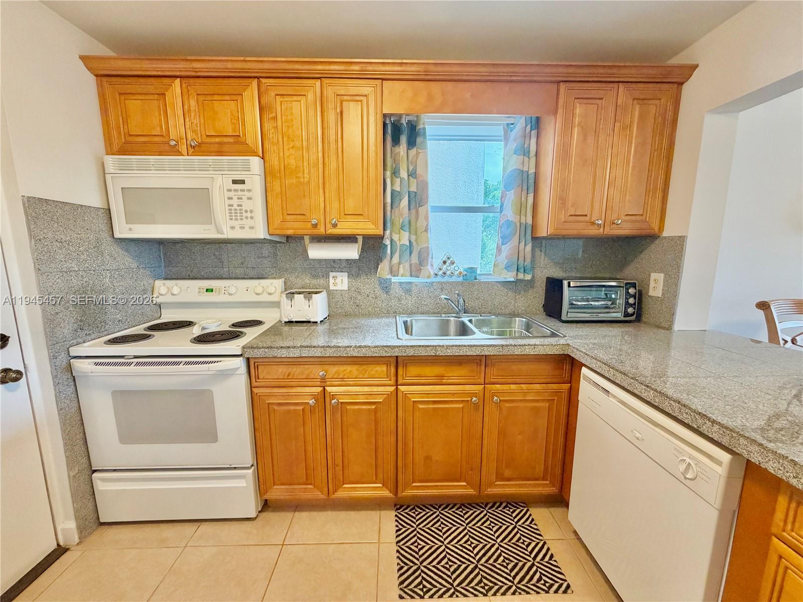 2324 S Cypress Bend Dr # 316