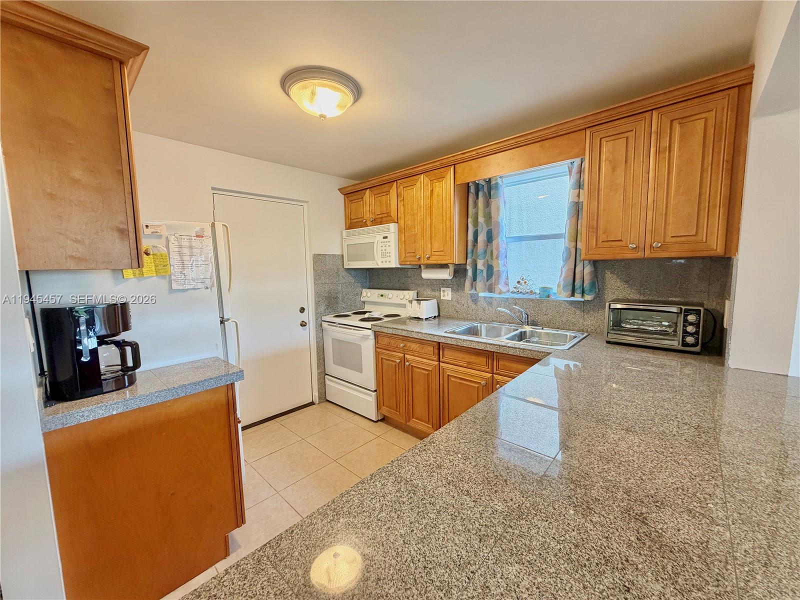 2324 S Cypress Bend Dr # 316