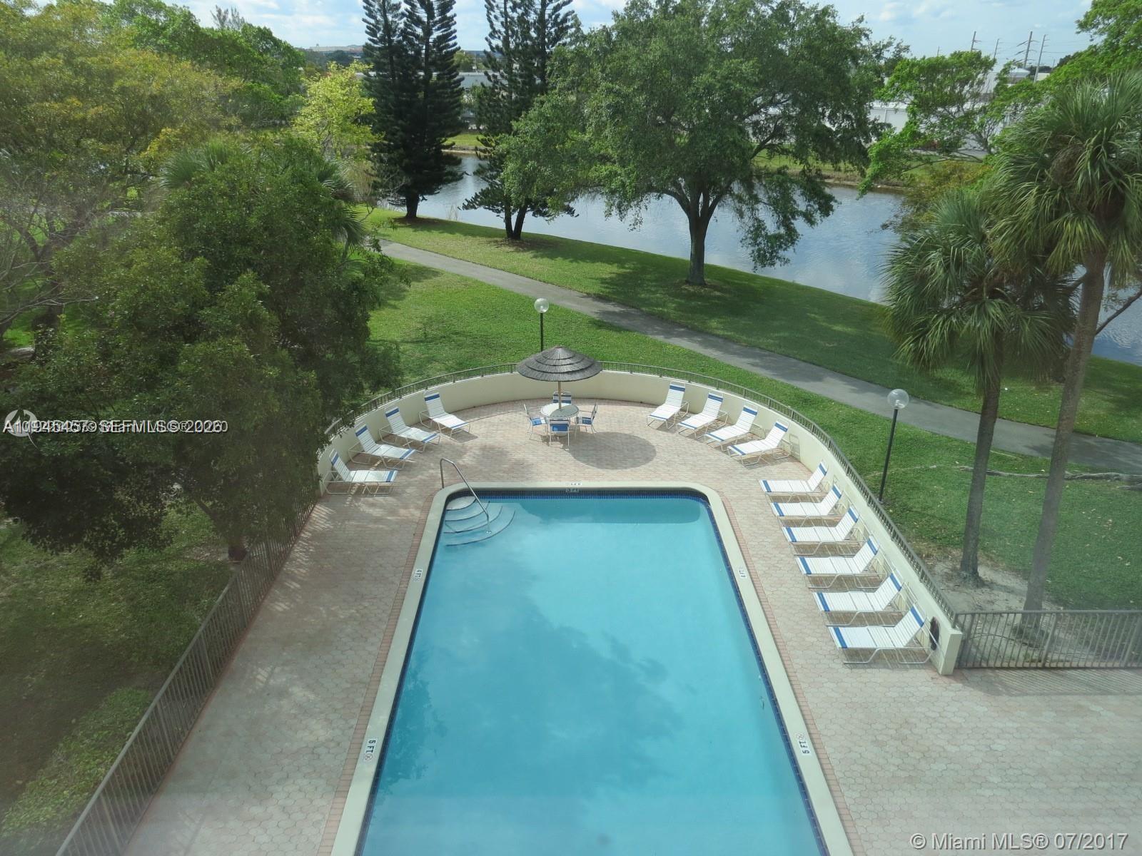 2324 S Cypress Bend Dr # 316