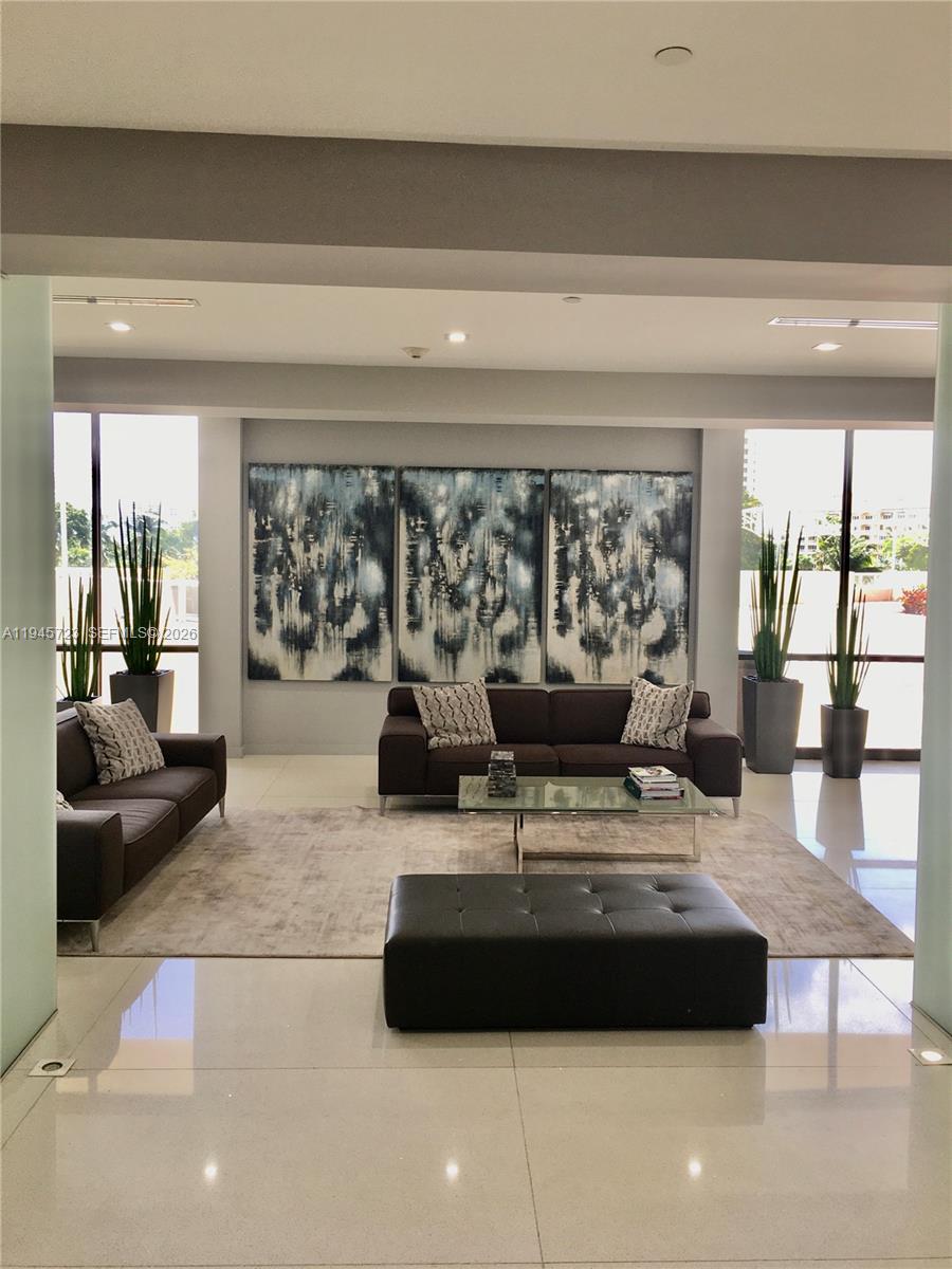 20379 W Country Club Dr # 1737