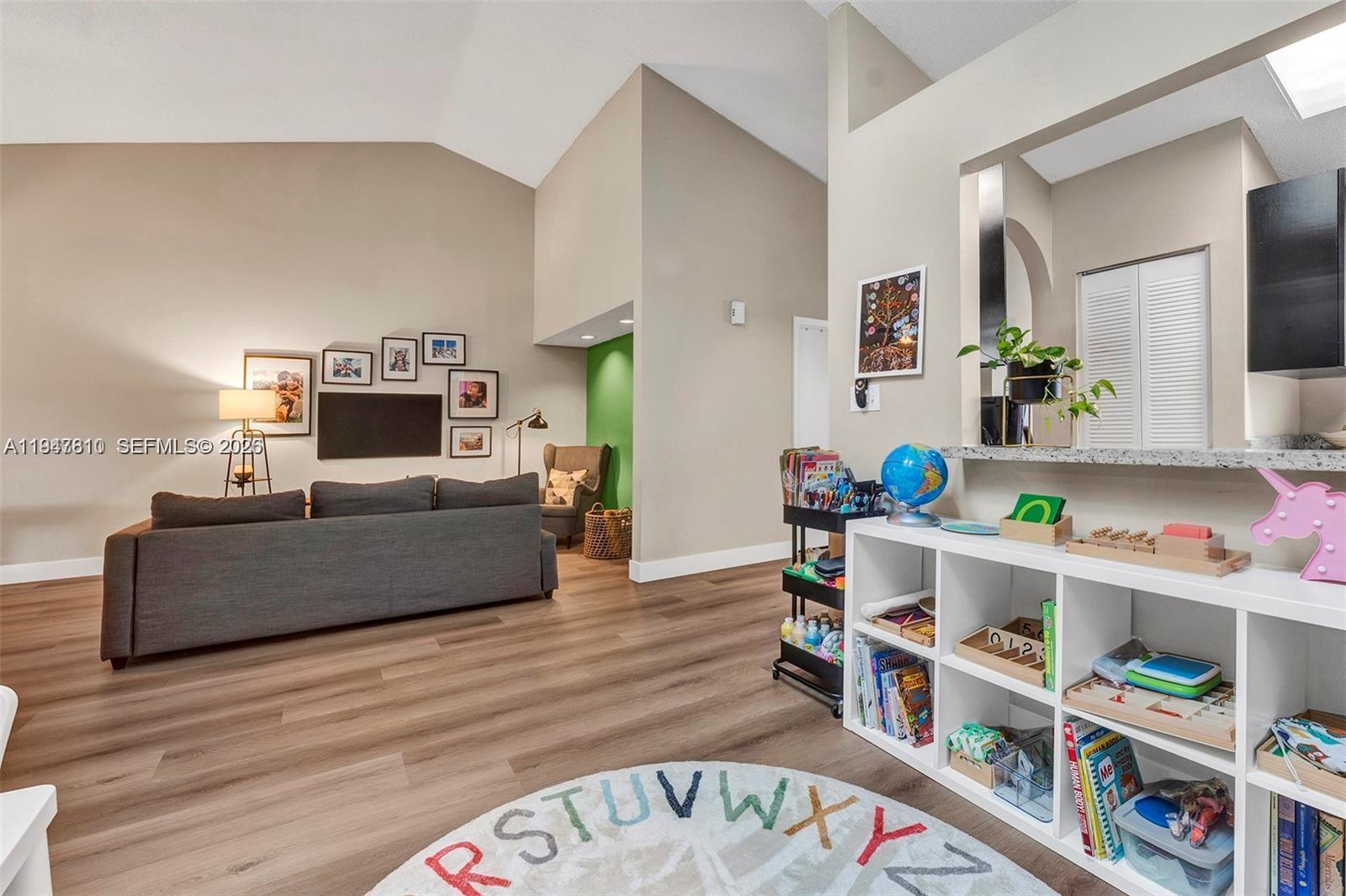 123 NW 98th Ter