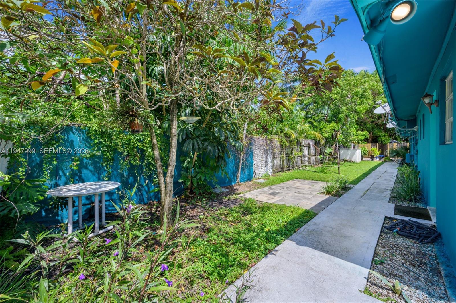 1225 NE 15th Ave # 9 Unit: 1-9