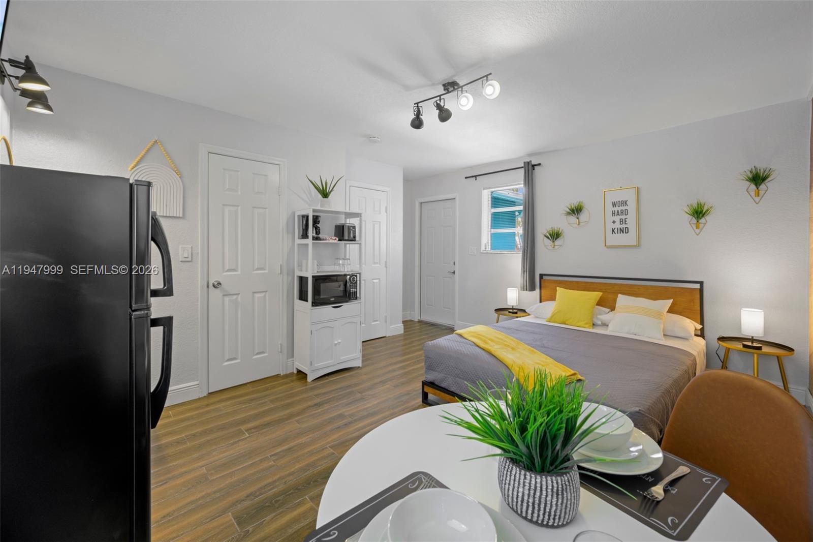 1225 NE 15th Ave # 9 Unit: 1-9