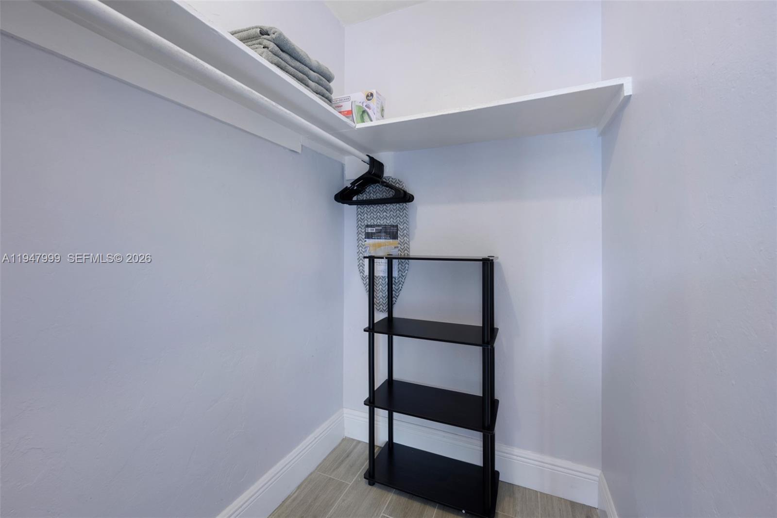 1225 NE 15th Ave # 9 Unit: 1-9