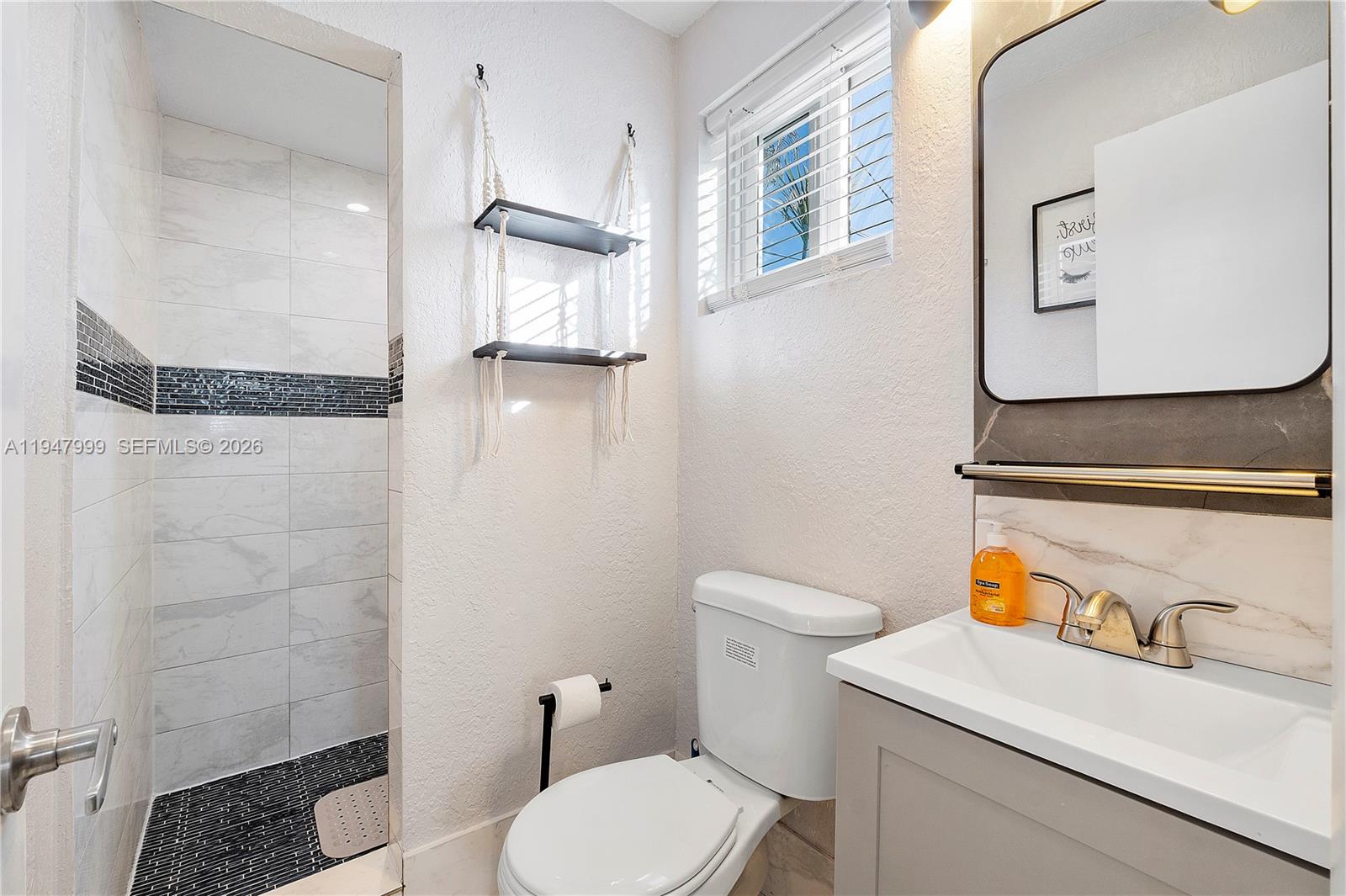 1225 NE 15th Ave # 9 Unit: 1-9