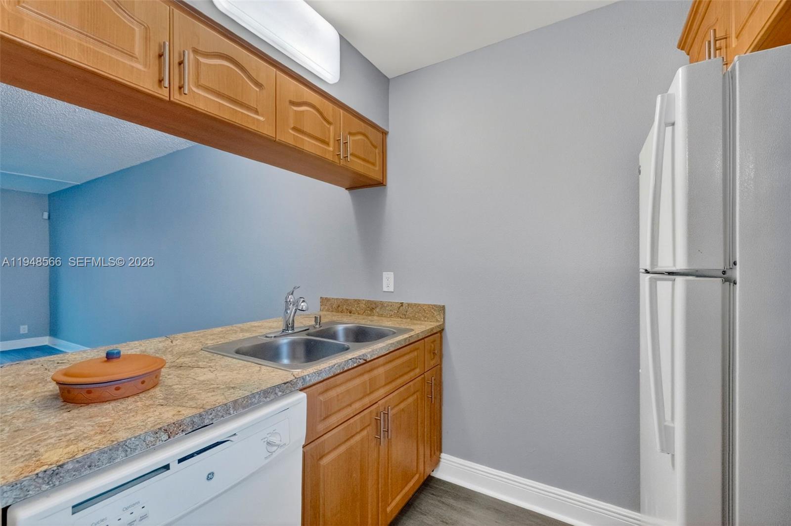 908 Twin Lakes Dr # C Unit: 8-C
