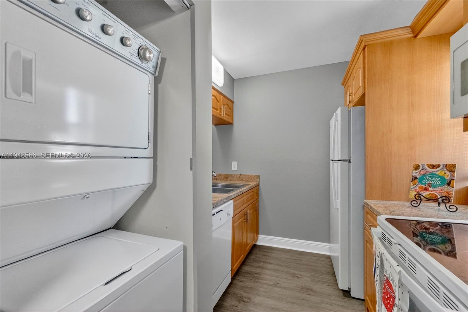 908 Twin Lakes Dr # C Unit: 8-C