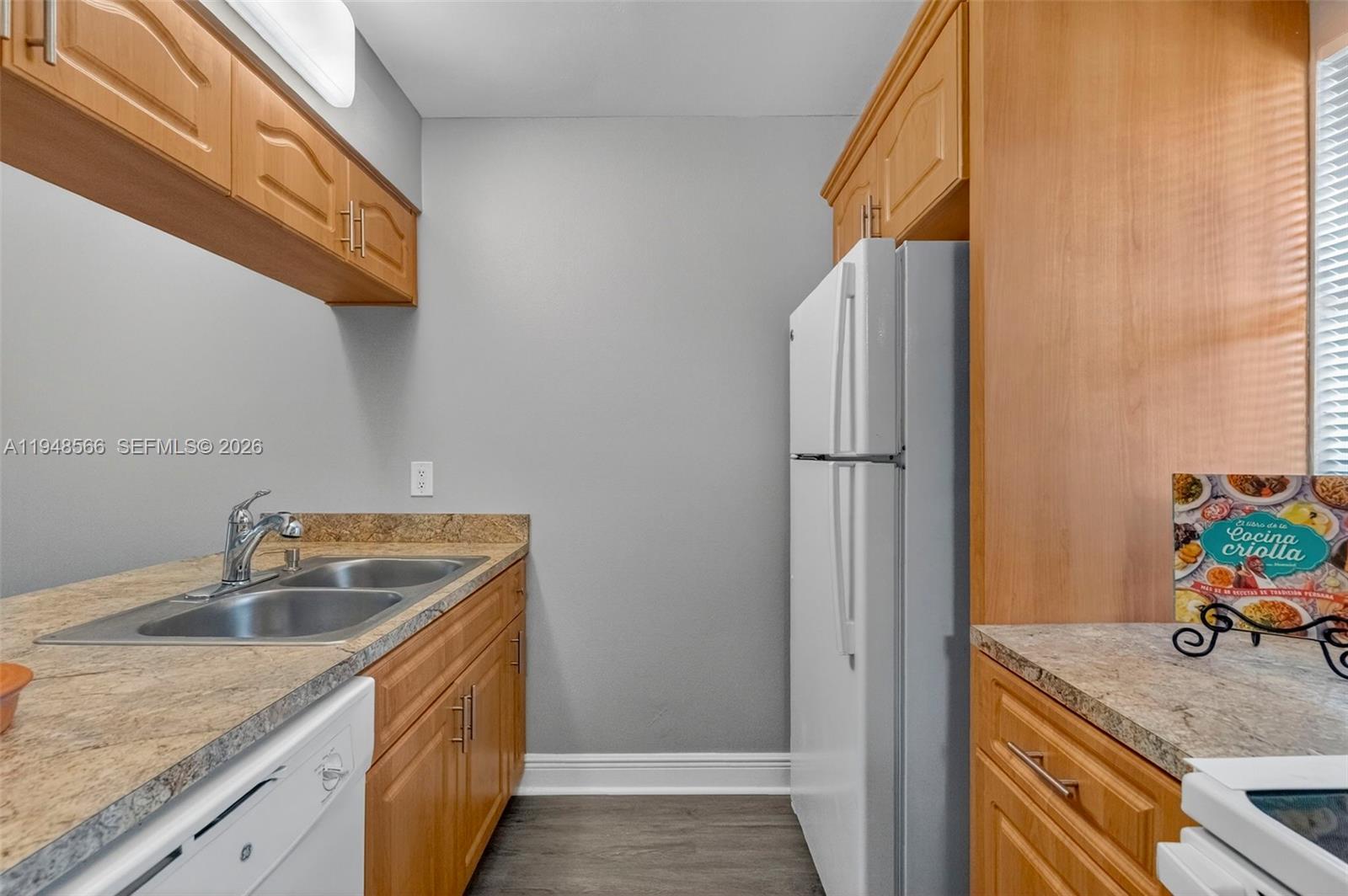 908 Twin Lakes Dr # C Unit: 8-C