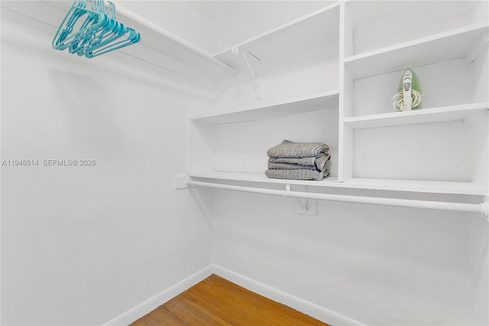 1730 NE 7th St # 5 Unit: 1-5