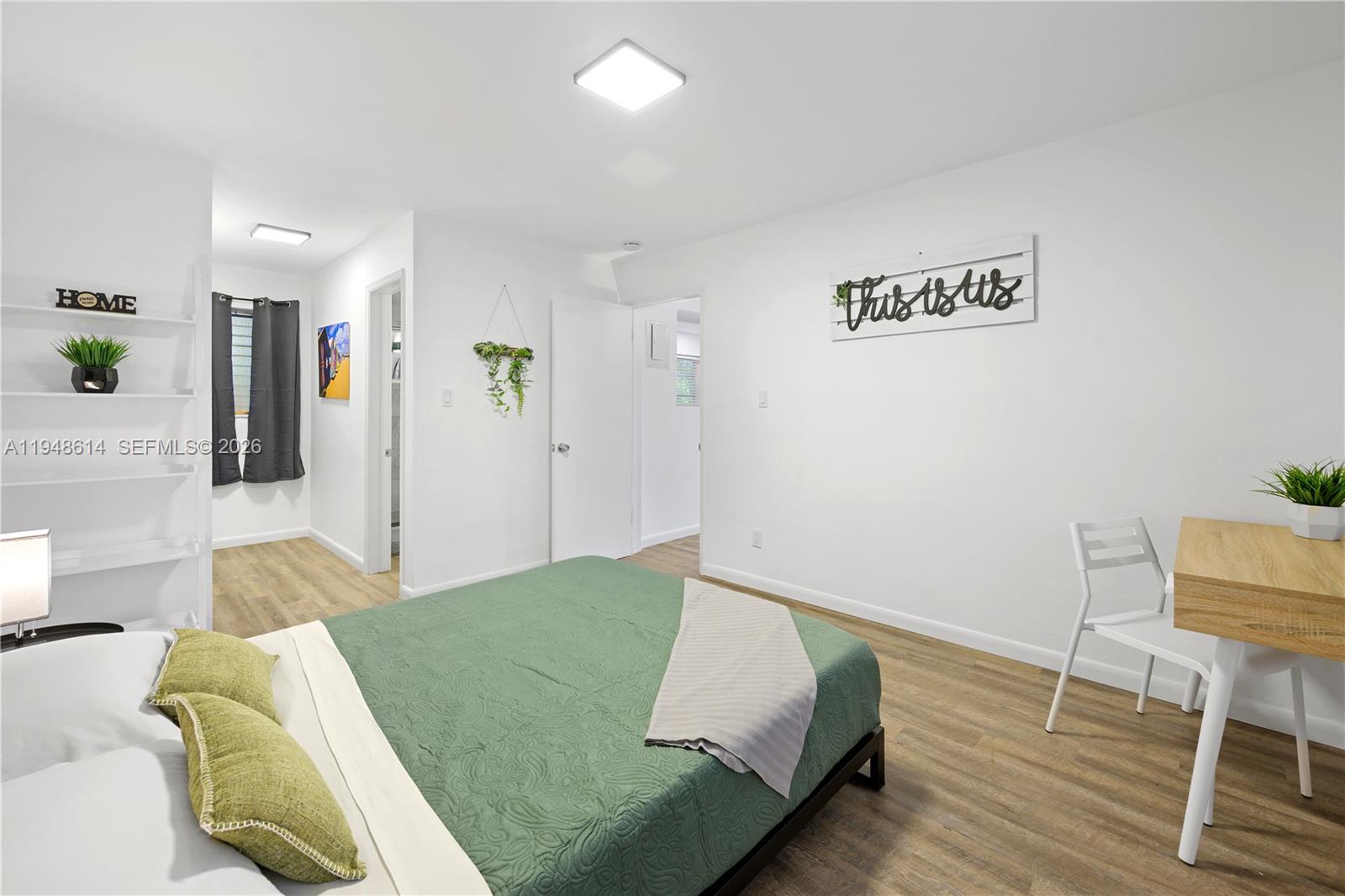 1730 NE 7th St # 5 Unit: 1-5