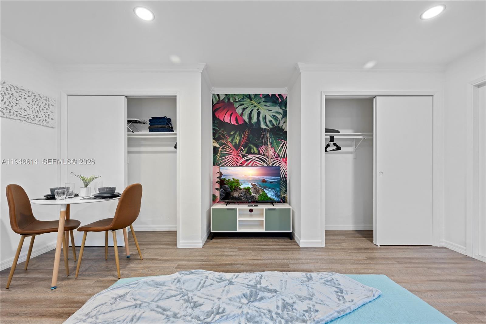 1730 NE 7th St # 5 Unit: 1-5