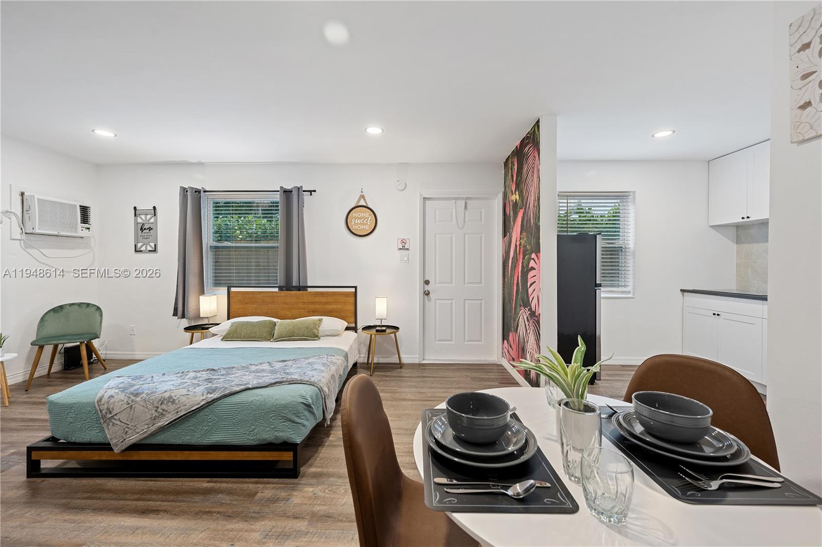 1730 NE 7th St # 5 Unit: 1-5