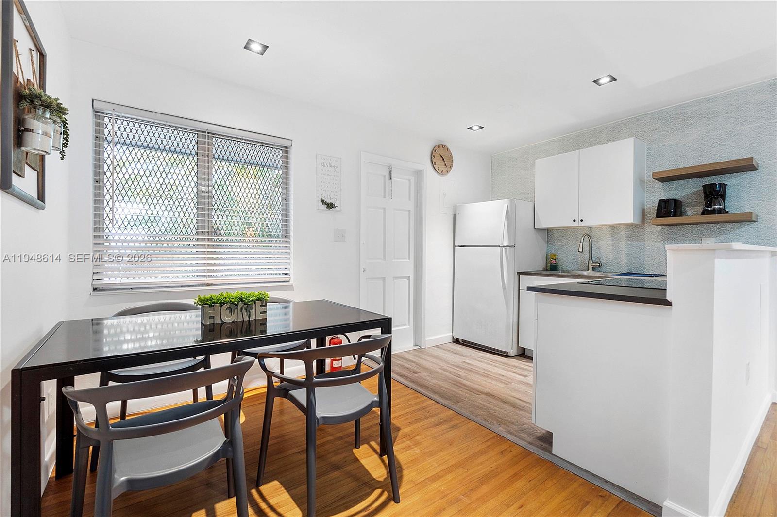 1730 NE 7th St # 5 Unit: 1-5