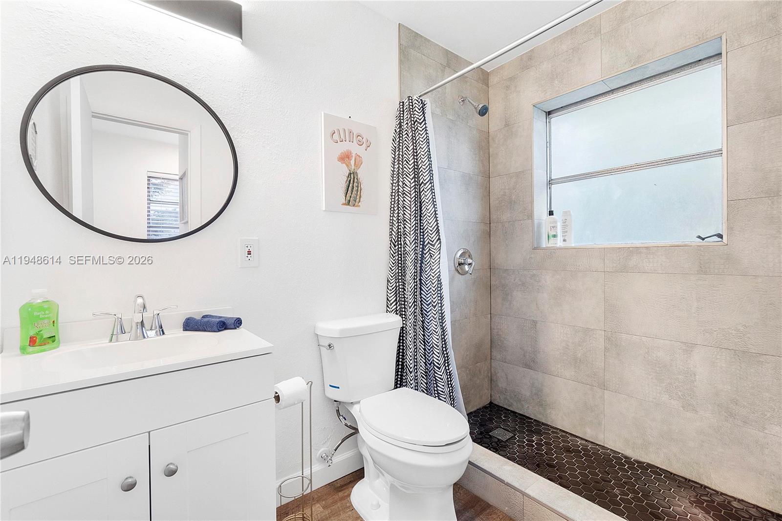 1730 NE 7th St # 5 Unit: 1-5