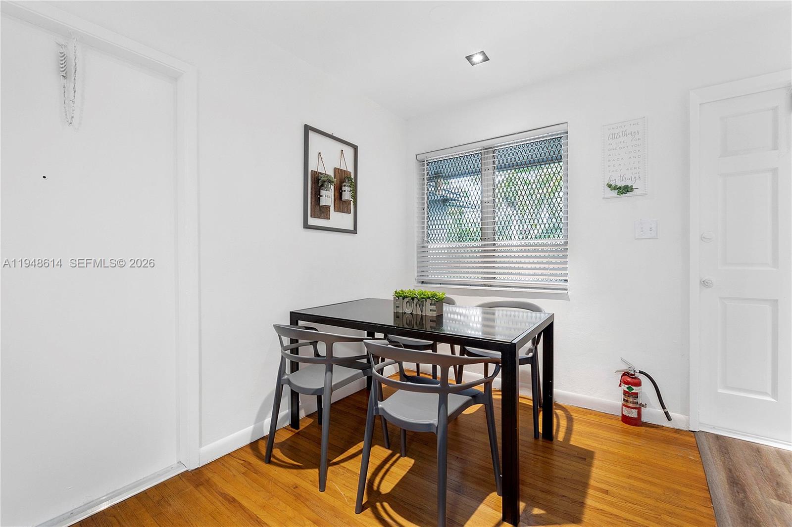 1730 NE 7th St # 5 Unit: 1-5