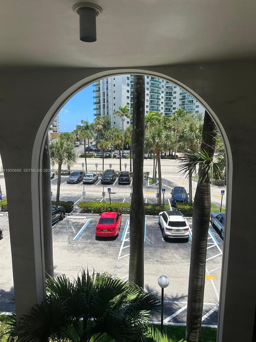 3800 S Ocean Dr # 206