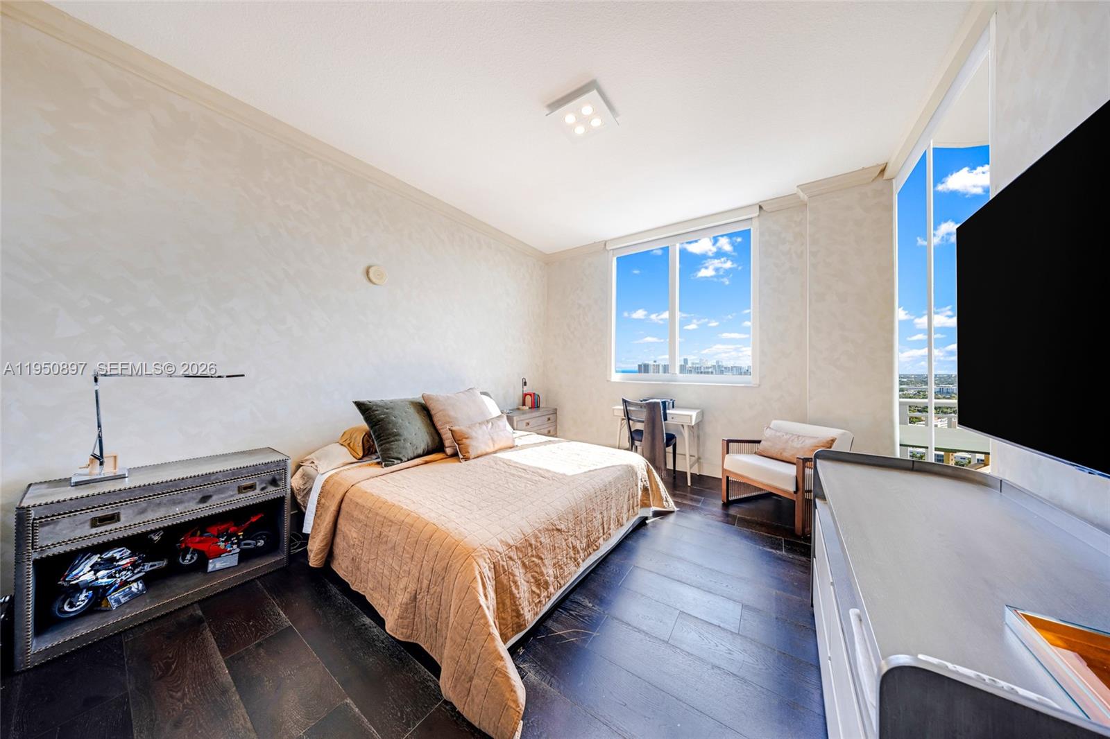 1745 E Hallandale Beach Blvd Unit: 2407W