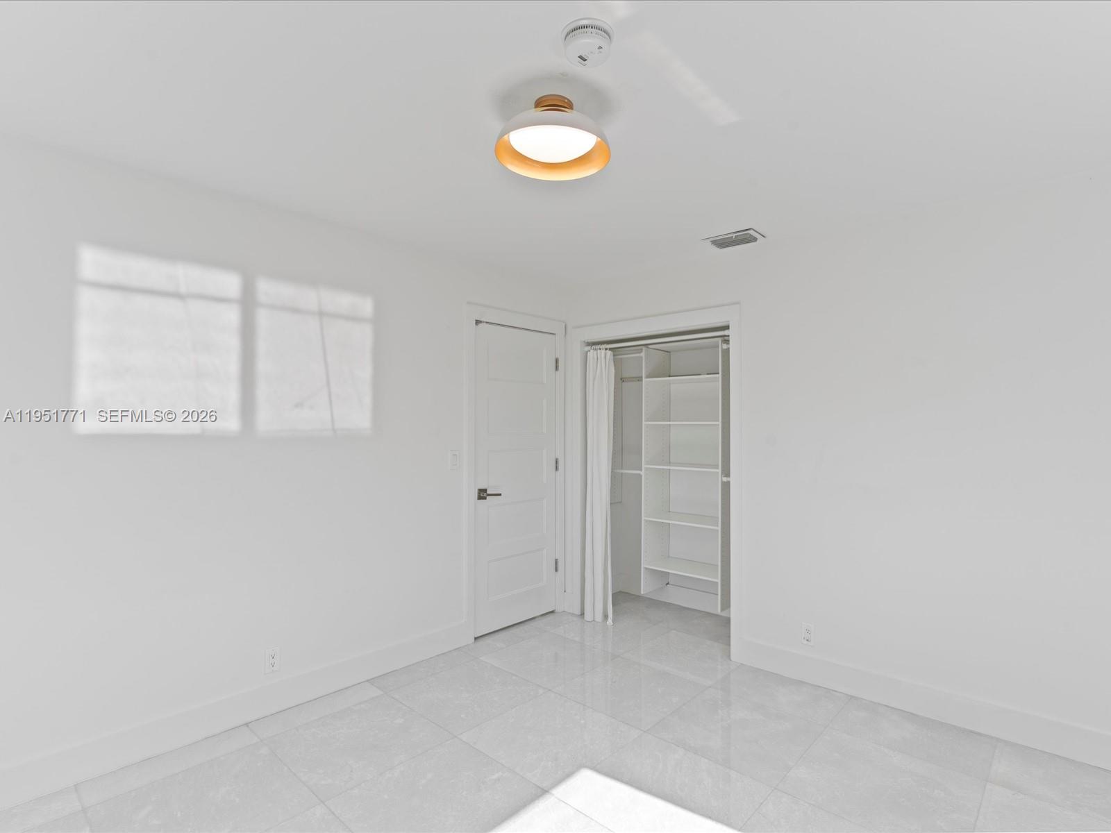 2014 N 31st Ct