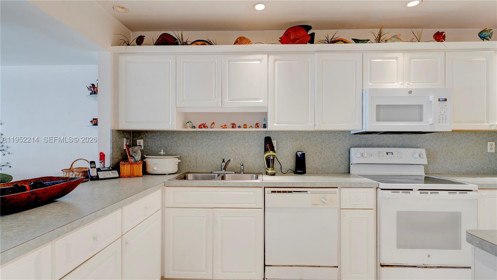 79901 Overseas Higway # 204