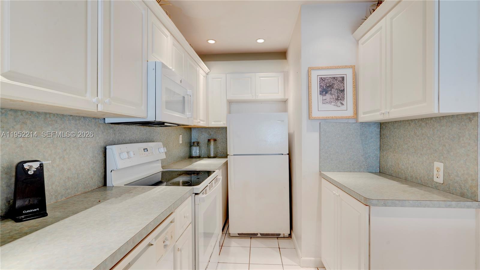 79901 Overseas Higway # 204