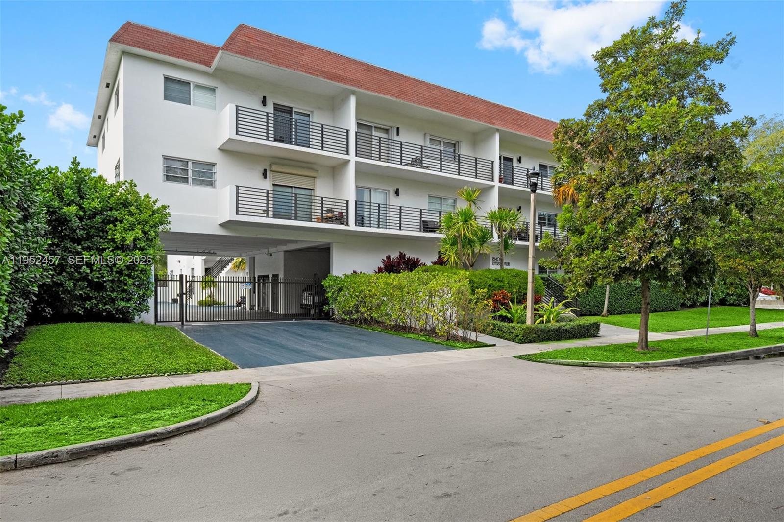 1840 Jefferson Ave # 103