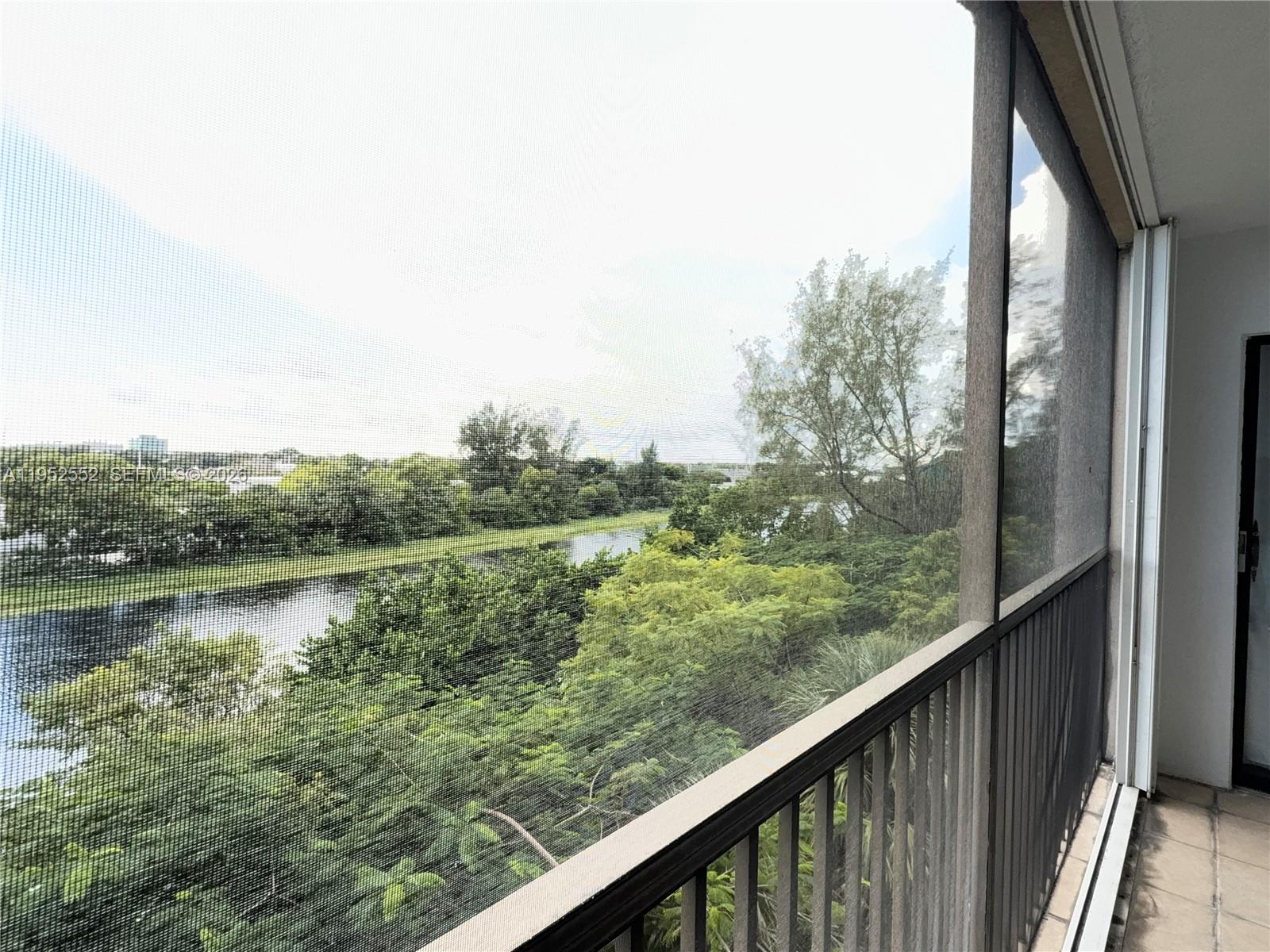 2206 S Cypress Bend Dr # 508