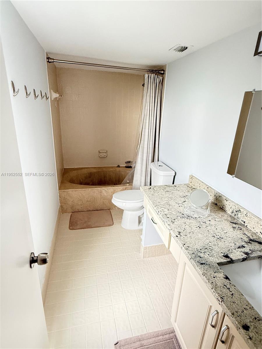 2206 S Cypress Bend Dr # 508