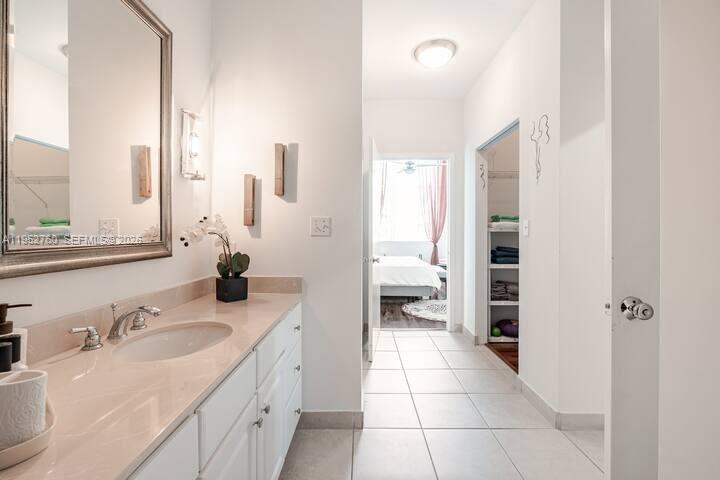 2001 Biscayne Blvd # 3401