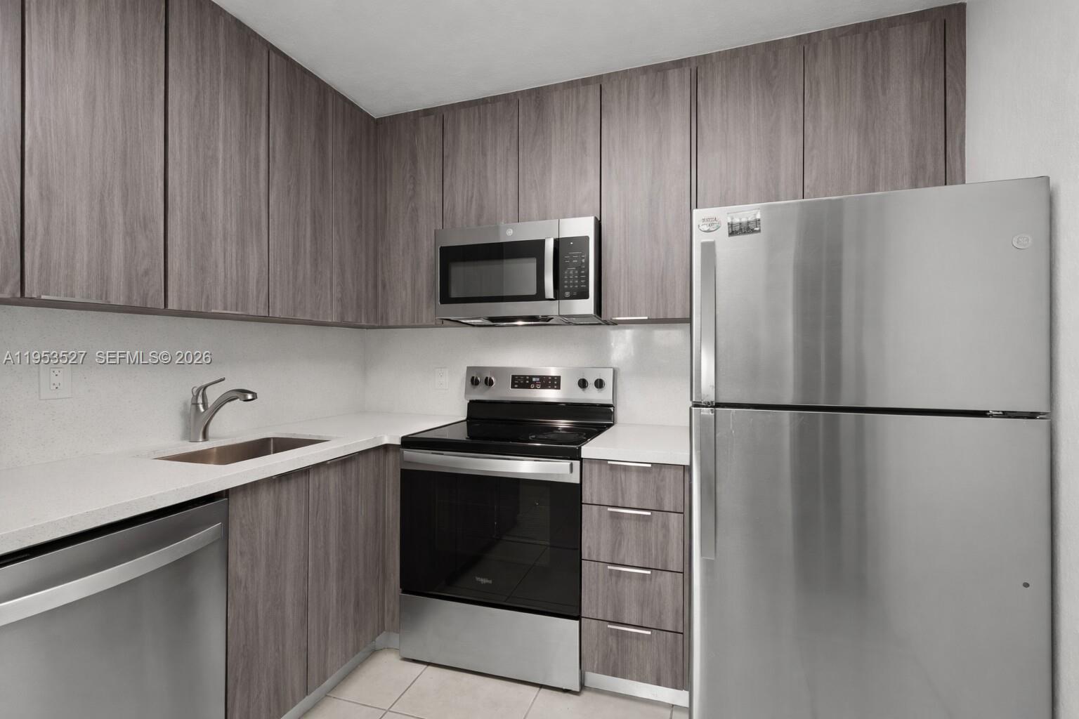 11116 Royal Palm Blvd # 10 Unit: 2-10