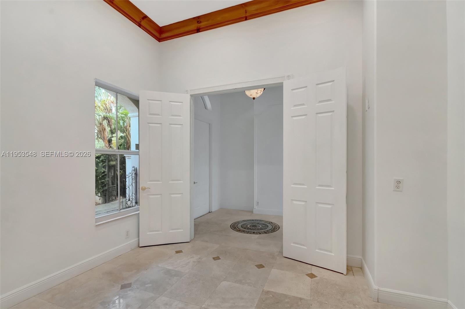 8244 Lakeview Dr